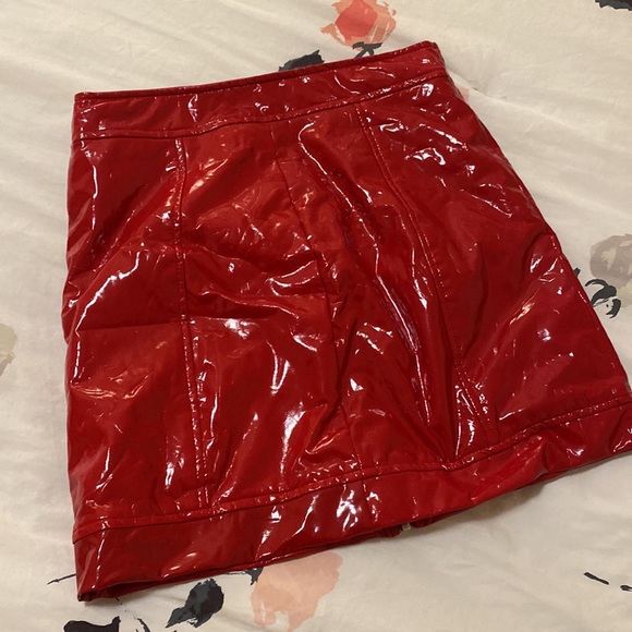 Red pleather skirt - Picture 3 of 3